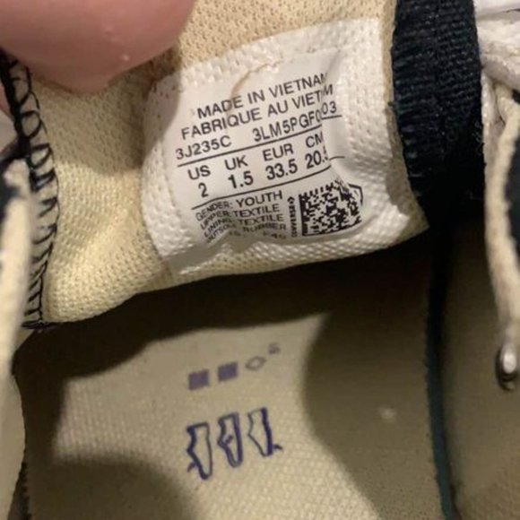 Converse - Picture 4 of 4